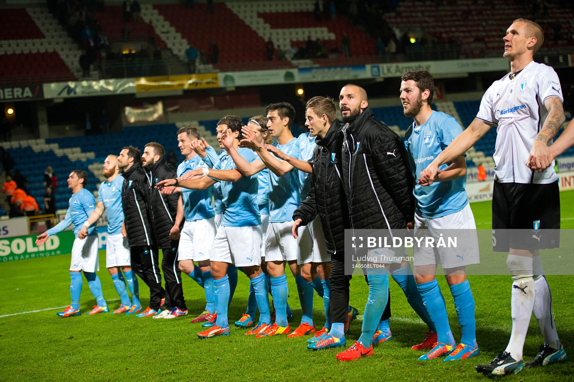 Malmö FFs spelare tackar publiken