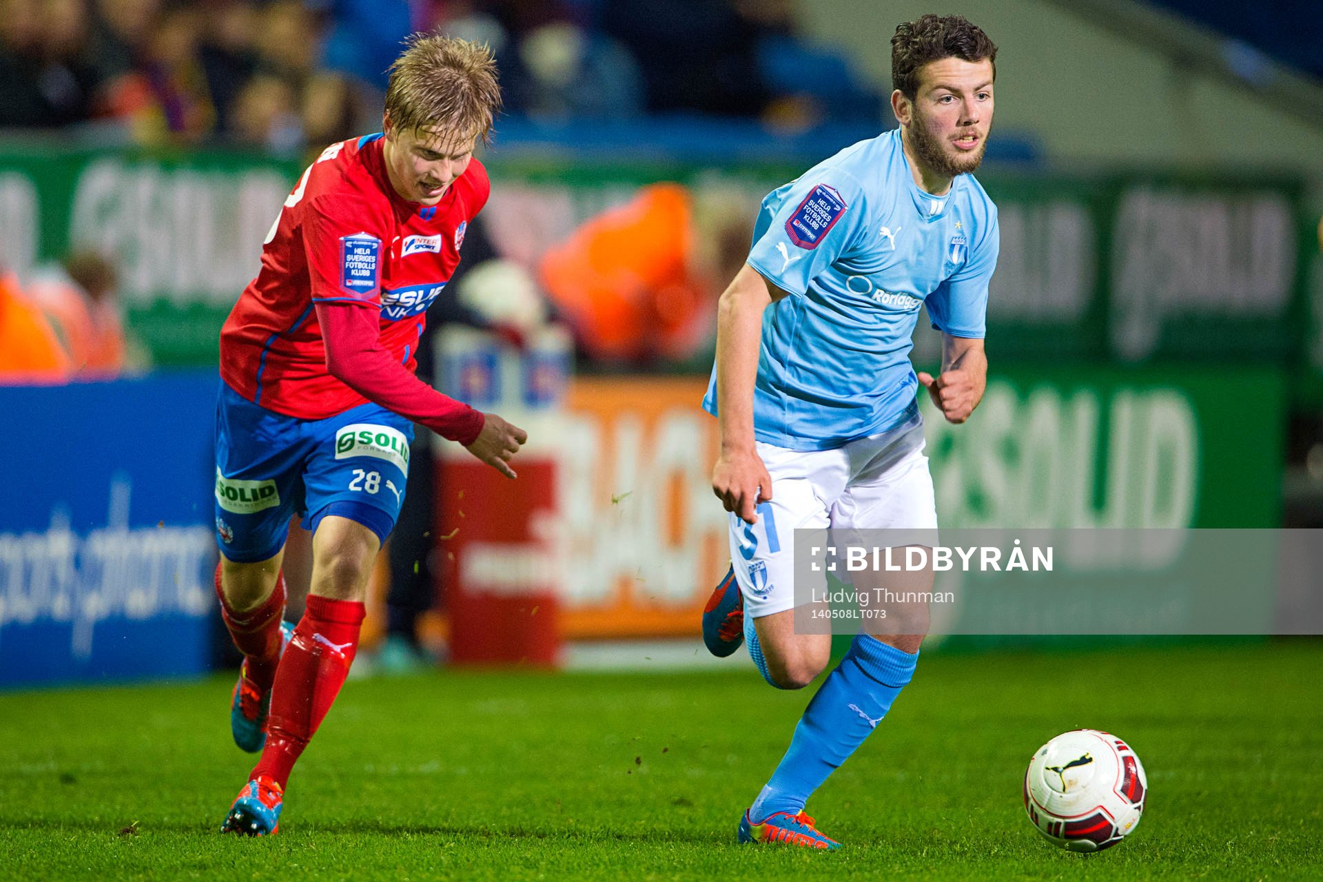 Helsingborgs Jere Uronen jagar Malmö FFs Erdal Rakip
