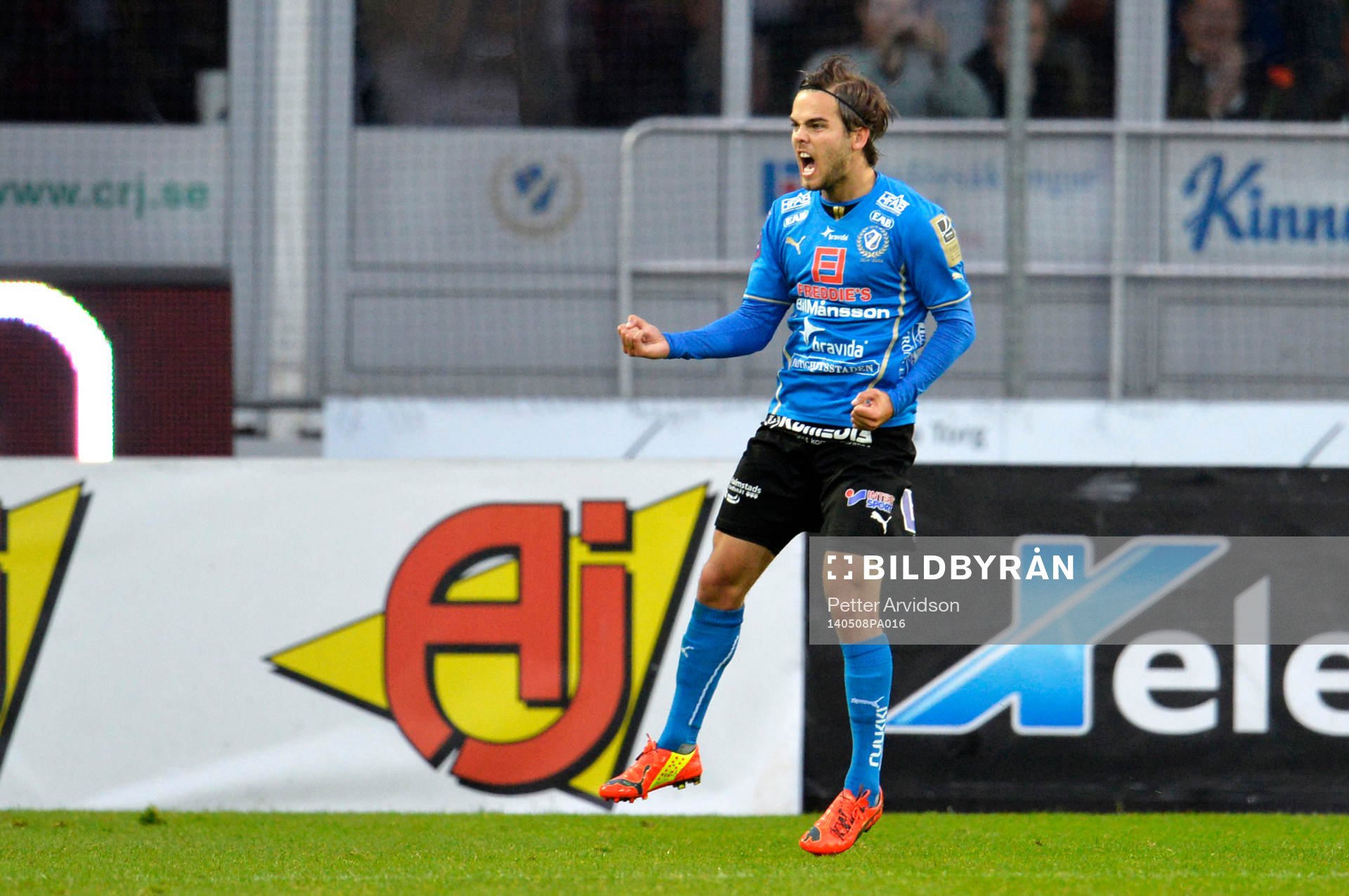 Halmstads Kristinn Steindorsson jublar efter 2-1 under fotbollsmatchen i Allsvenskan mellan Halmstad och AIK den 8 maj 2014 i Halmstad.