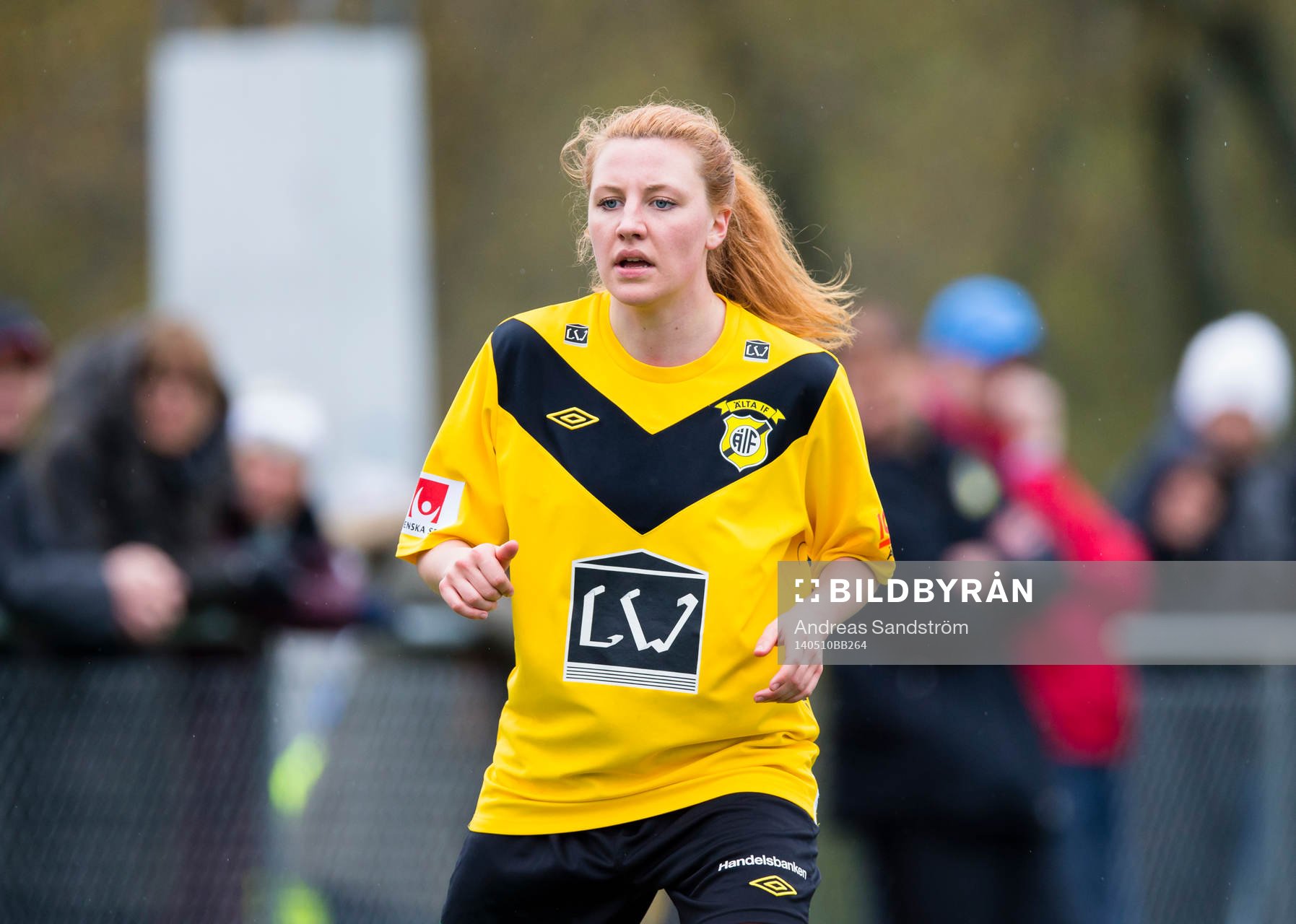 Ältas  Louise Lundgren under fotbollsmatchen i Elitettan mellan Älta och Hovås Billdal den 10 Maj 2014 i Stockholm. 