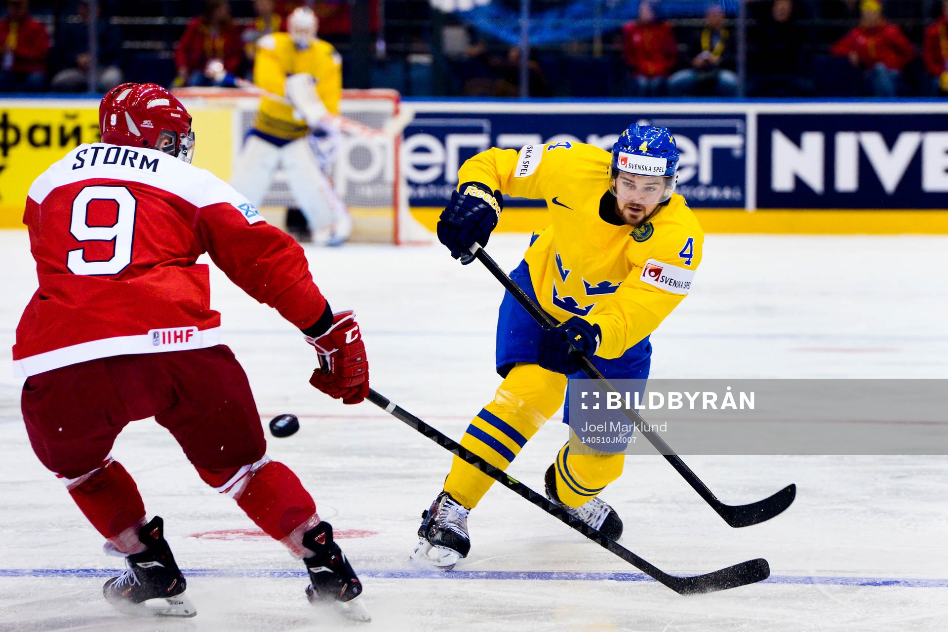 Sveriges Tim Erixon och Danmarks Frederik Storm