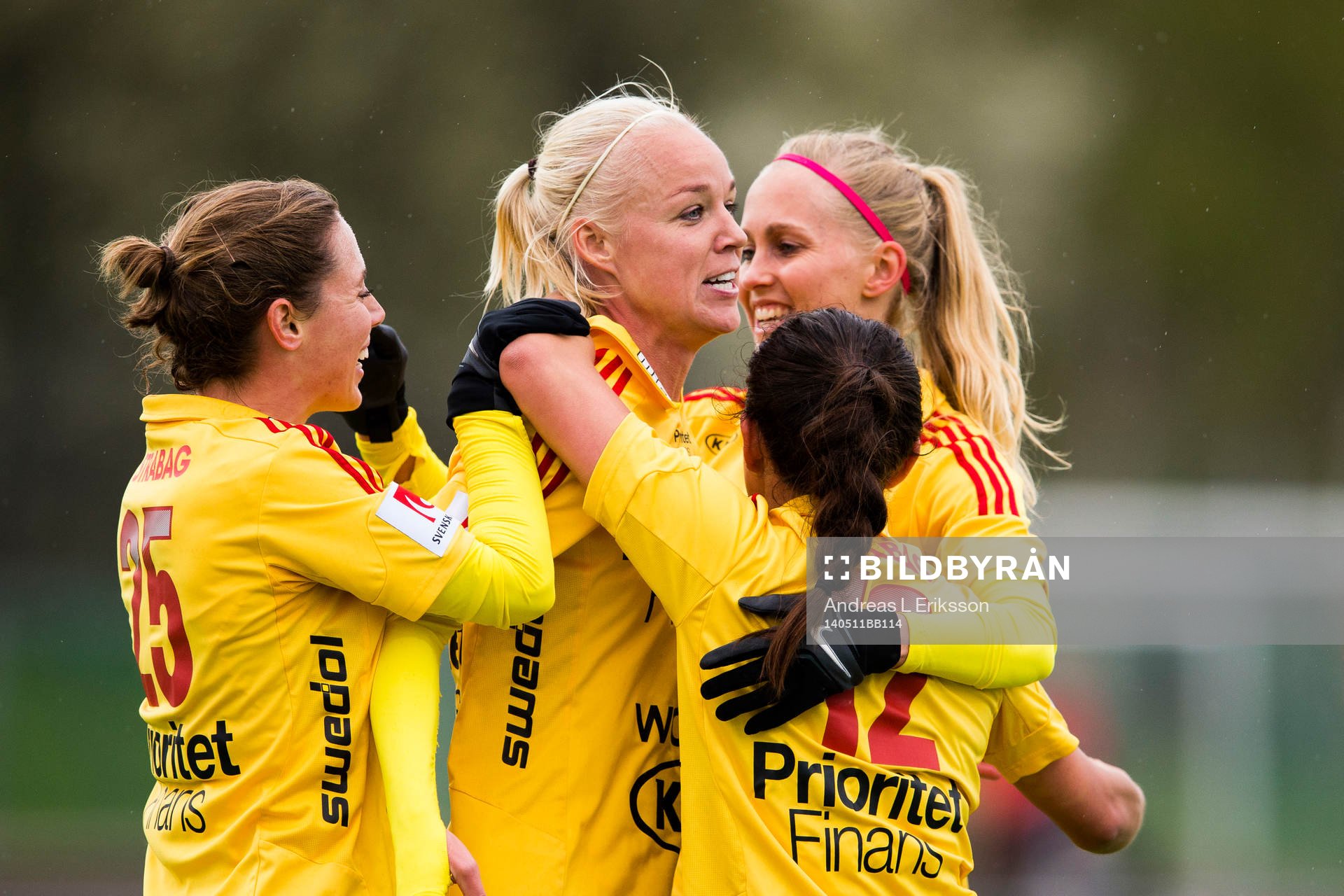 Tyresös Caroline Seger (m) jublar