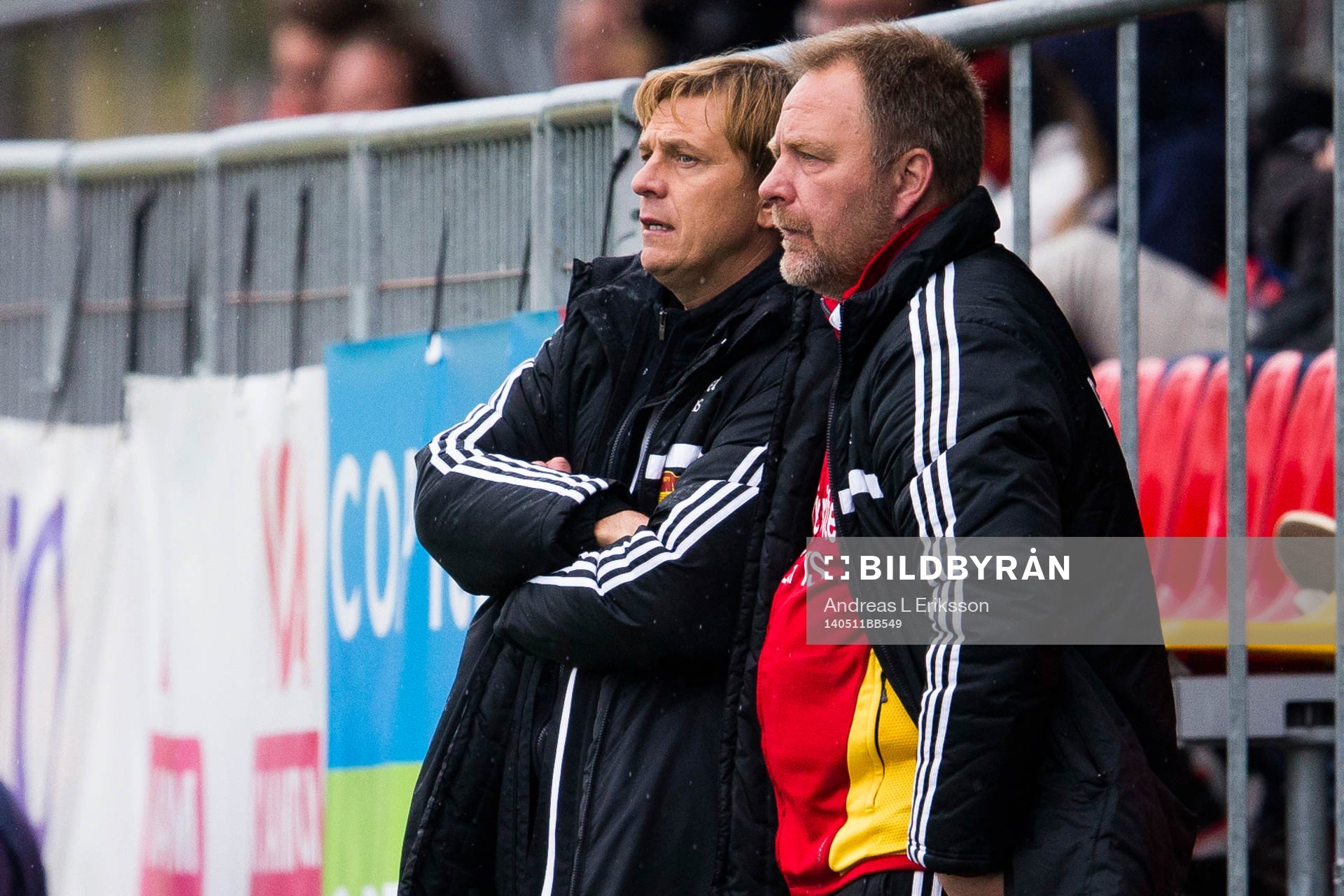 Tyresös tränare Tony Gustavsson och assisterande tränare Peter Olsson under fotbollsmatchen i Damallsvenskan mellan Tyresö och Örebro den 11 maj 2014 i Stockholm.