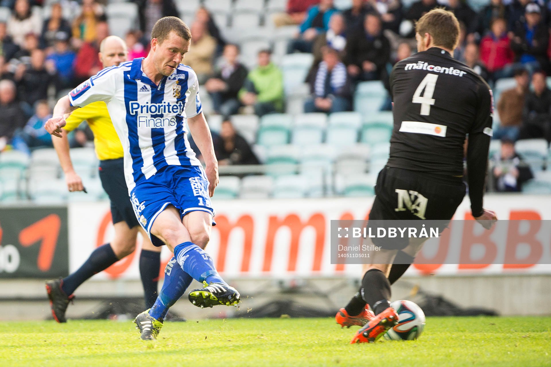 IFK Göteborgs Jakob Johansson skjuter 2-1