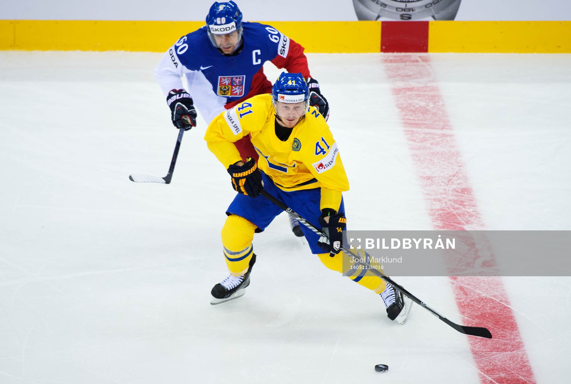Tjeckiens Tomas Rolinek jagar Sveriges Gustav Nyquist