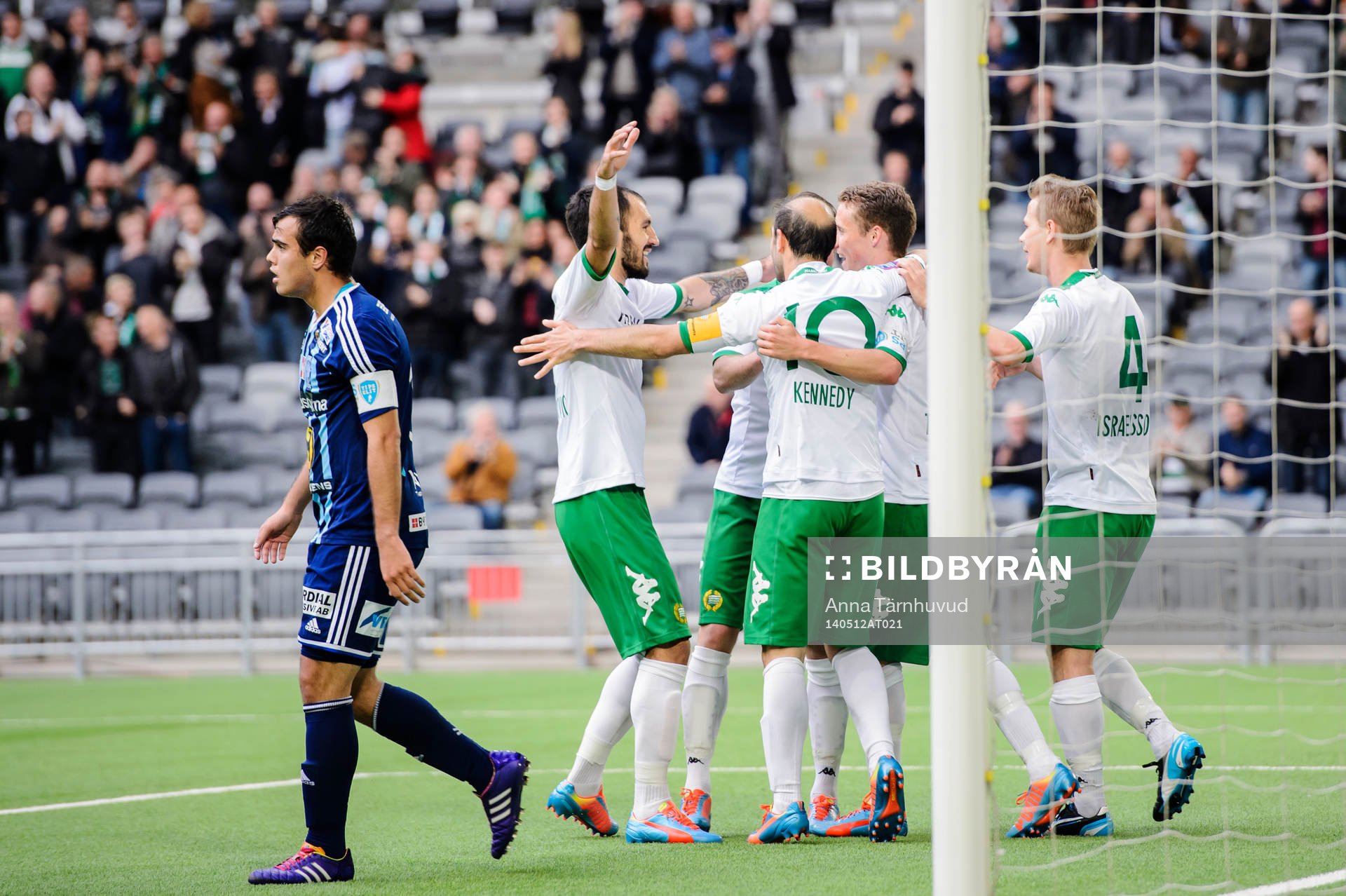 Hammarbys spelare jublar och Husqvarnas deppar