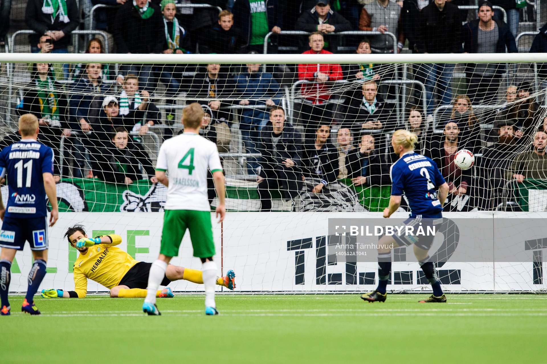 Husqvarnas Robin Cederberg gör 1-1 på straff