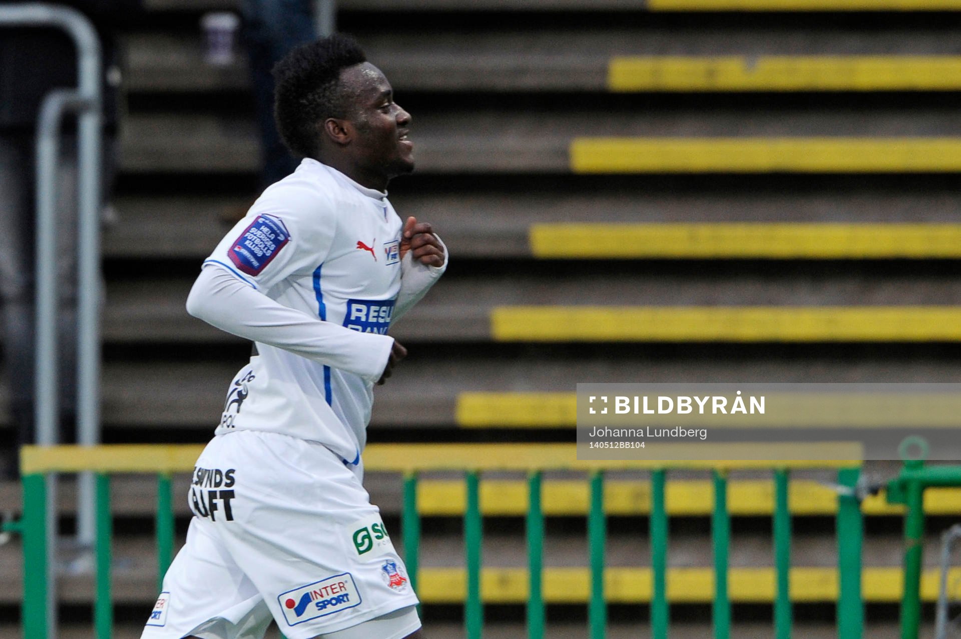 Helsingborgs David Accam jublar