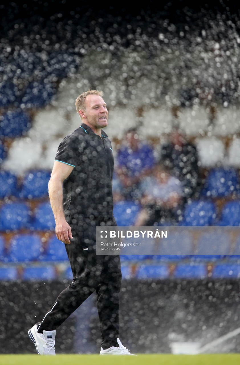 Halmstads assisterande tränare Torbjörn Arvidsson under fotbollsmatchen i Allsvenskan mellan Åtvidaberg och Halmstad den 12 maj 2014 i Åtvidaberg.