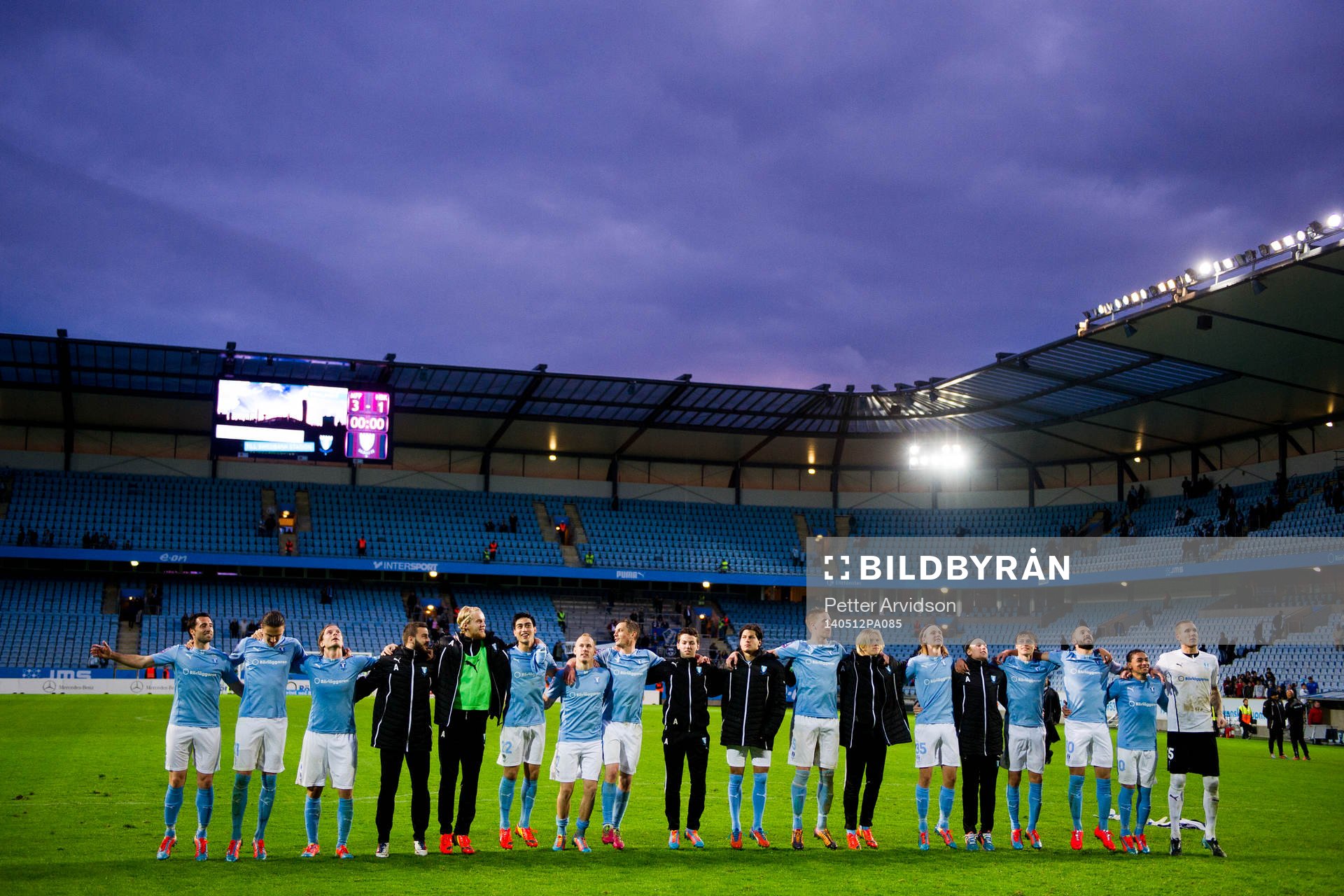 Malmö FFs spelare tackar publiken