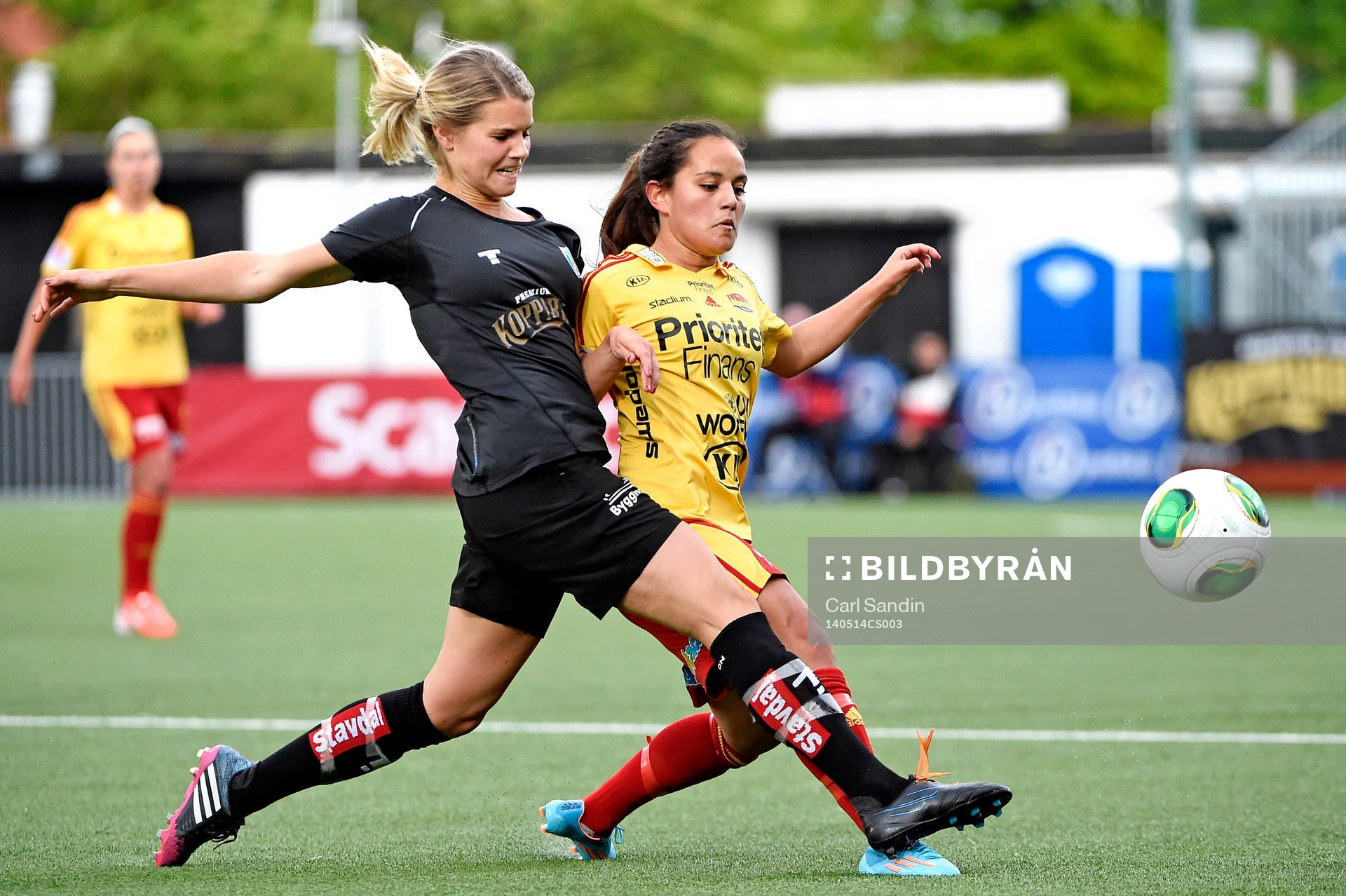 Göteborgs Andrine Hegerberg  och Tyresös Malin Diaz