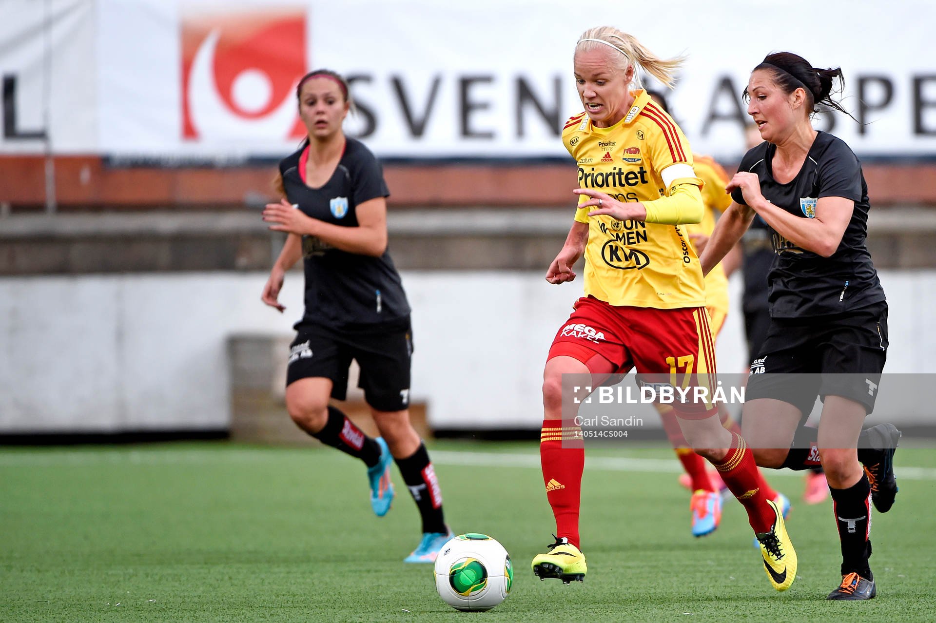 Tyresös Caroline Seger och Göteborgs Lieke Martens