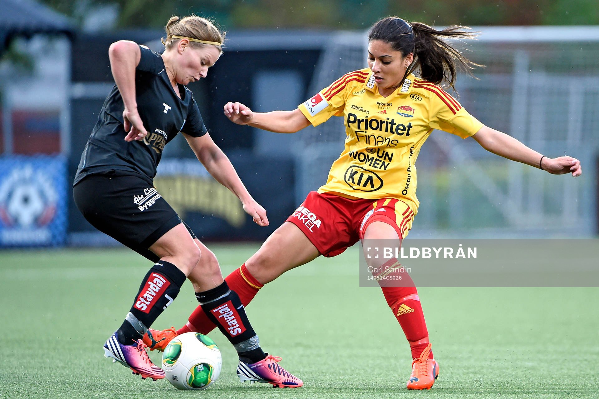 Göteborgs Sara Linden och Tyresös Mayara Da Fonseca Bordin