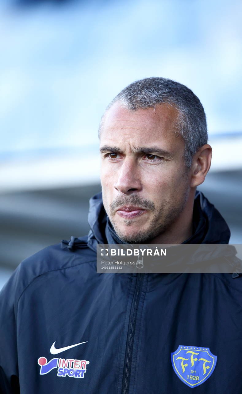 Falkenbergs tränare Henrik Larsson