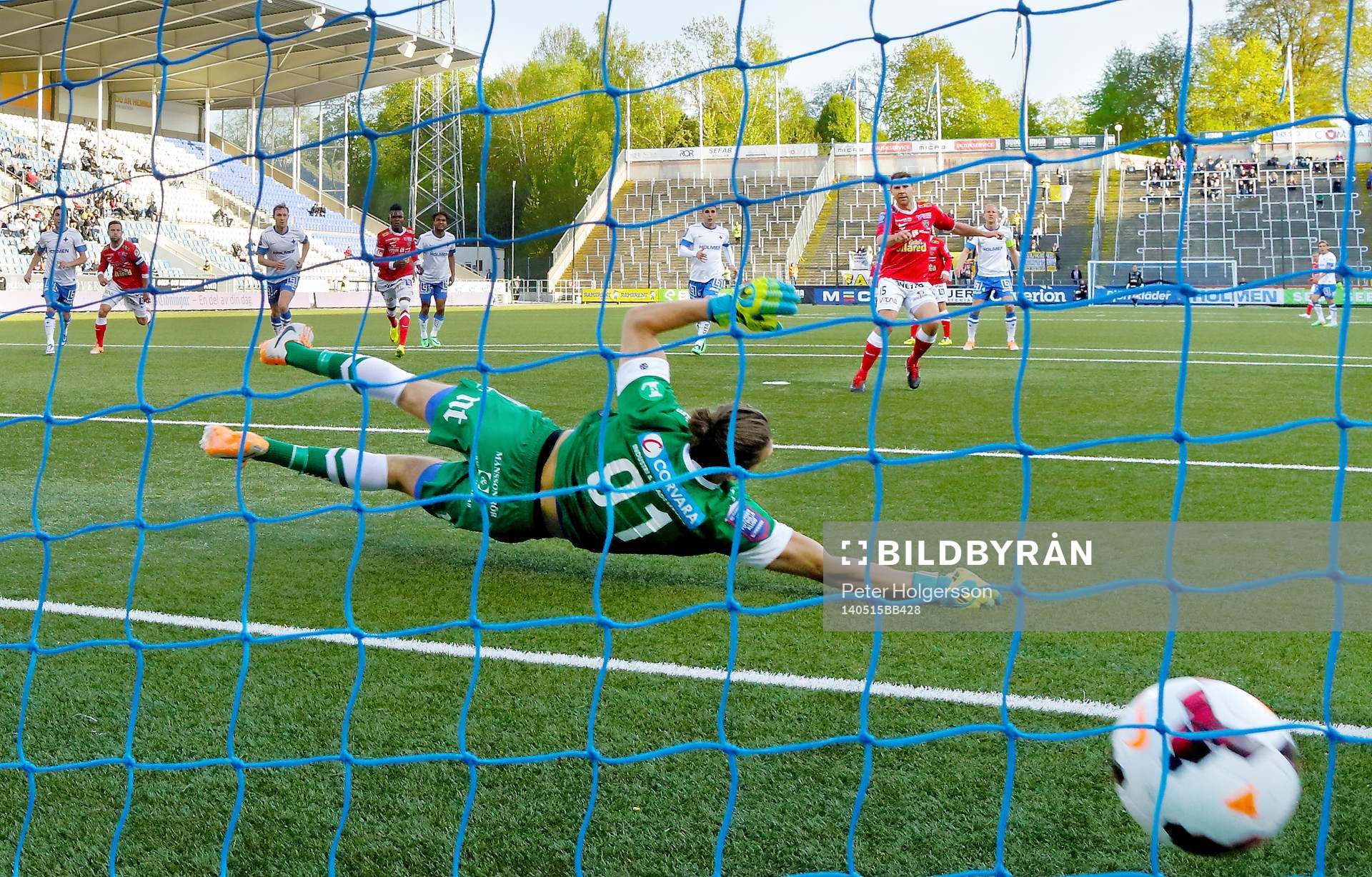 Falkenbergs Stefan Rodevåg gör mål 0-1 på straff förbi