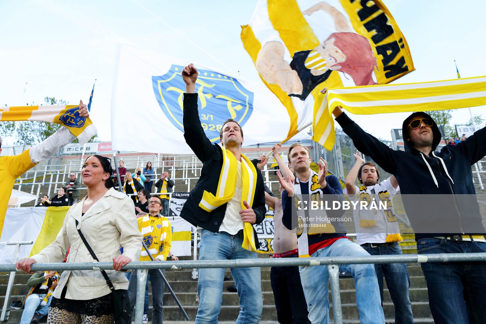 Falkenbergs supporters jublar