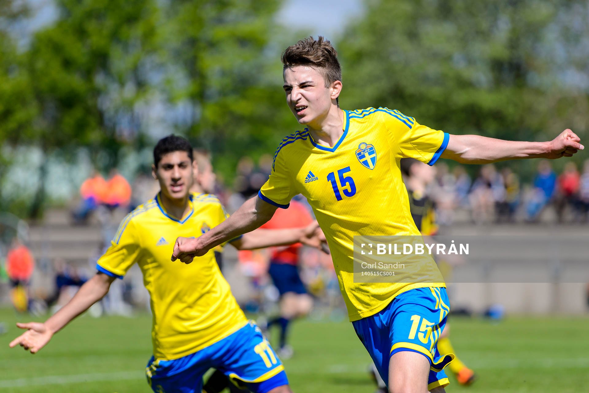 Sveriges Adin Bukva firar efter 2-0 under fotbollsmatchen mellan Sverige och Belgien den 15 maj 2014 i Vinberg.