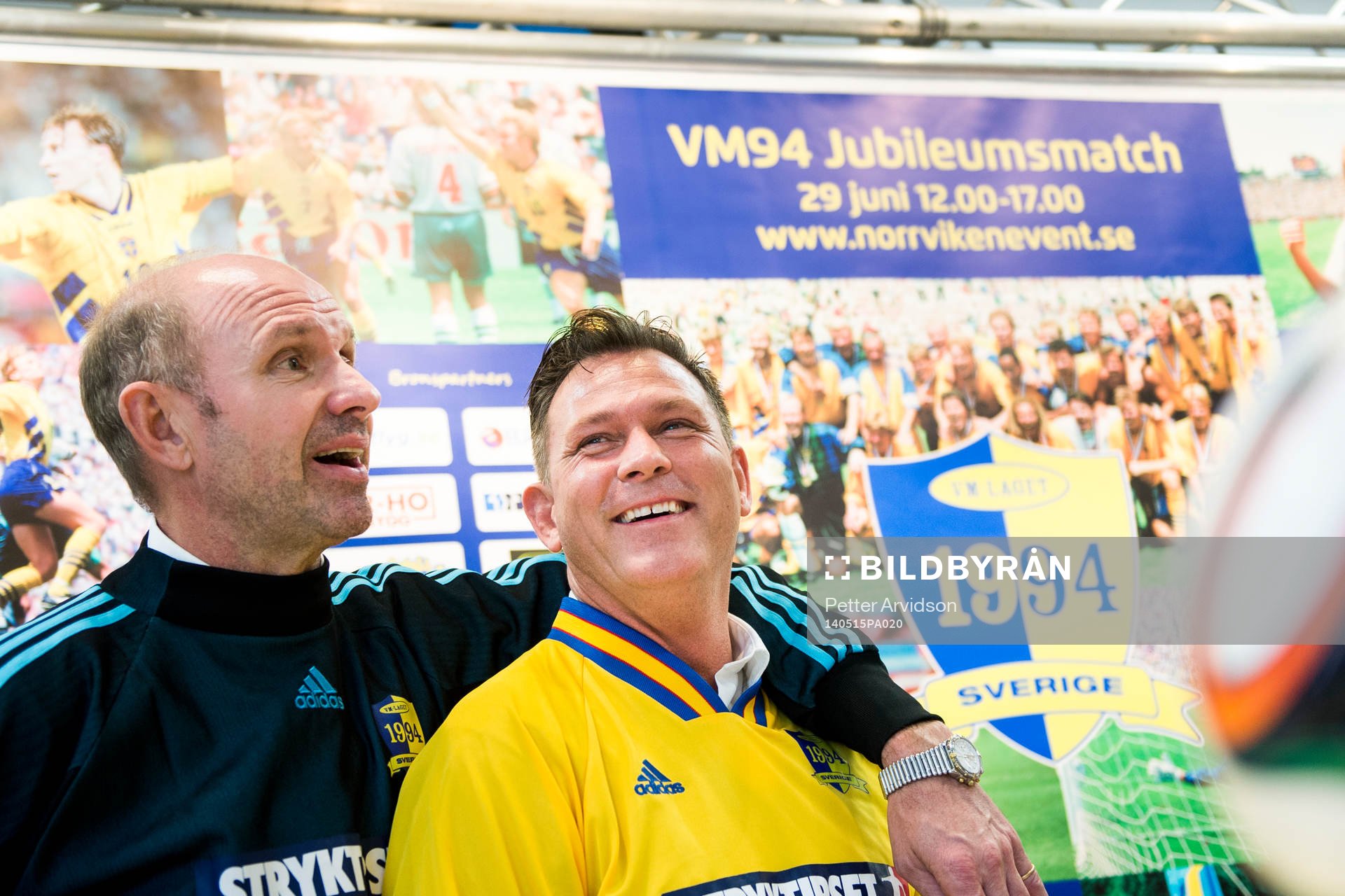 Thomas Ravelli och Pontus Kåmark under en presskonferens den 15 maj 2014 i Båstad med anledning av den jubileumsmatch som det svenska bronslaget från VM 1994 ska spela den 29 juni i Båstad.