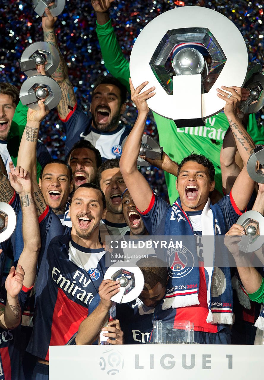 Zlatan Ibrahimovic och övriga spelare i Paris Saint