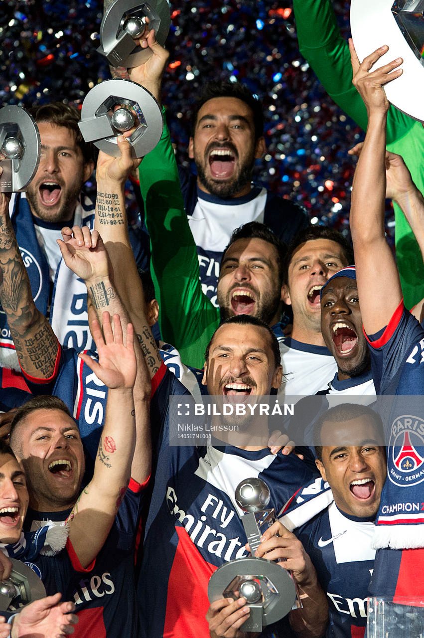 Zlatan Ibrahimovic och övriga spelare i Paris Saint