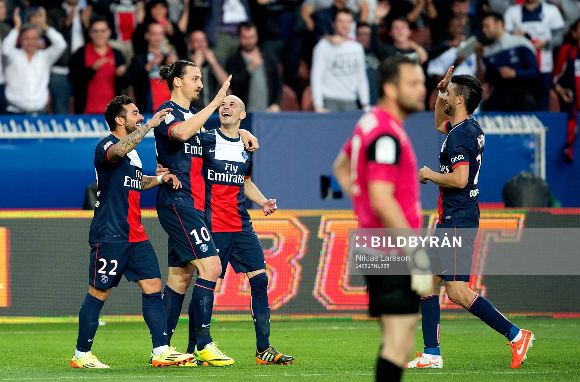 Zlatan Ibrahimovic, Paris Saint Germain gratuleras av