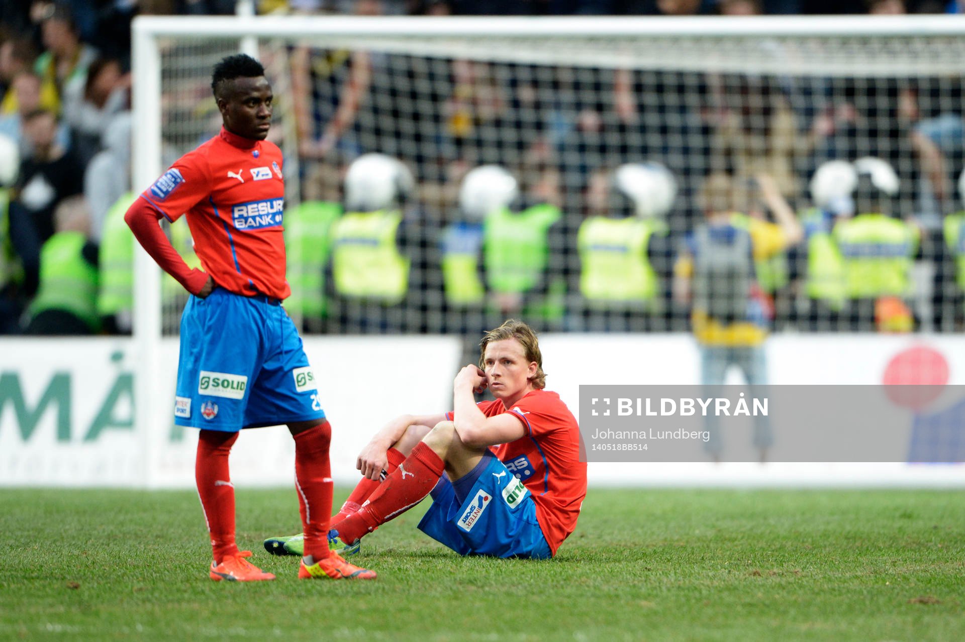 Helsingborgs David Accam  och Carl Johansson deppar