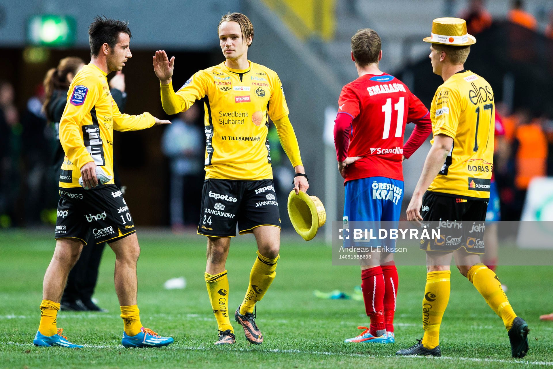 Elfsborgs Mikkel Beckmann och Viktor Prodell tackar varann