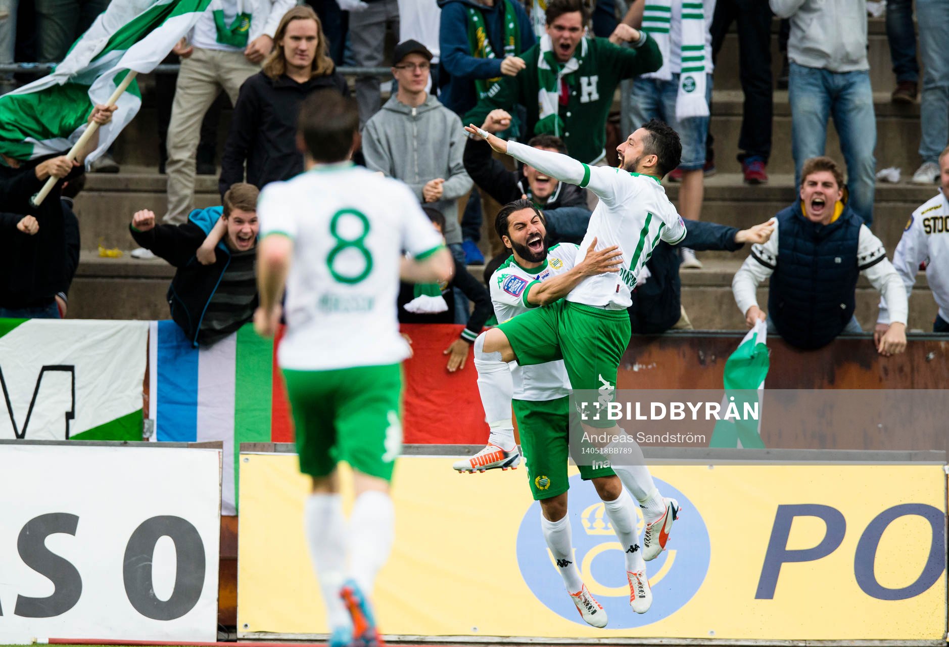 Pablo Piñones-Arce firar sitt 1-2 mål med Stefan Batan
