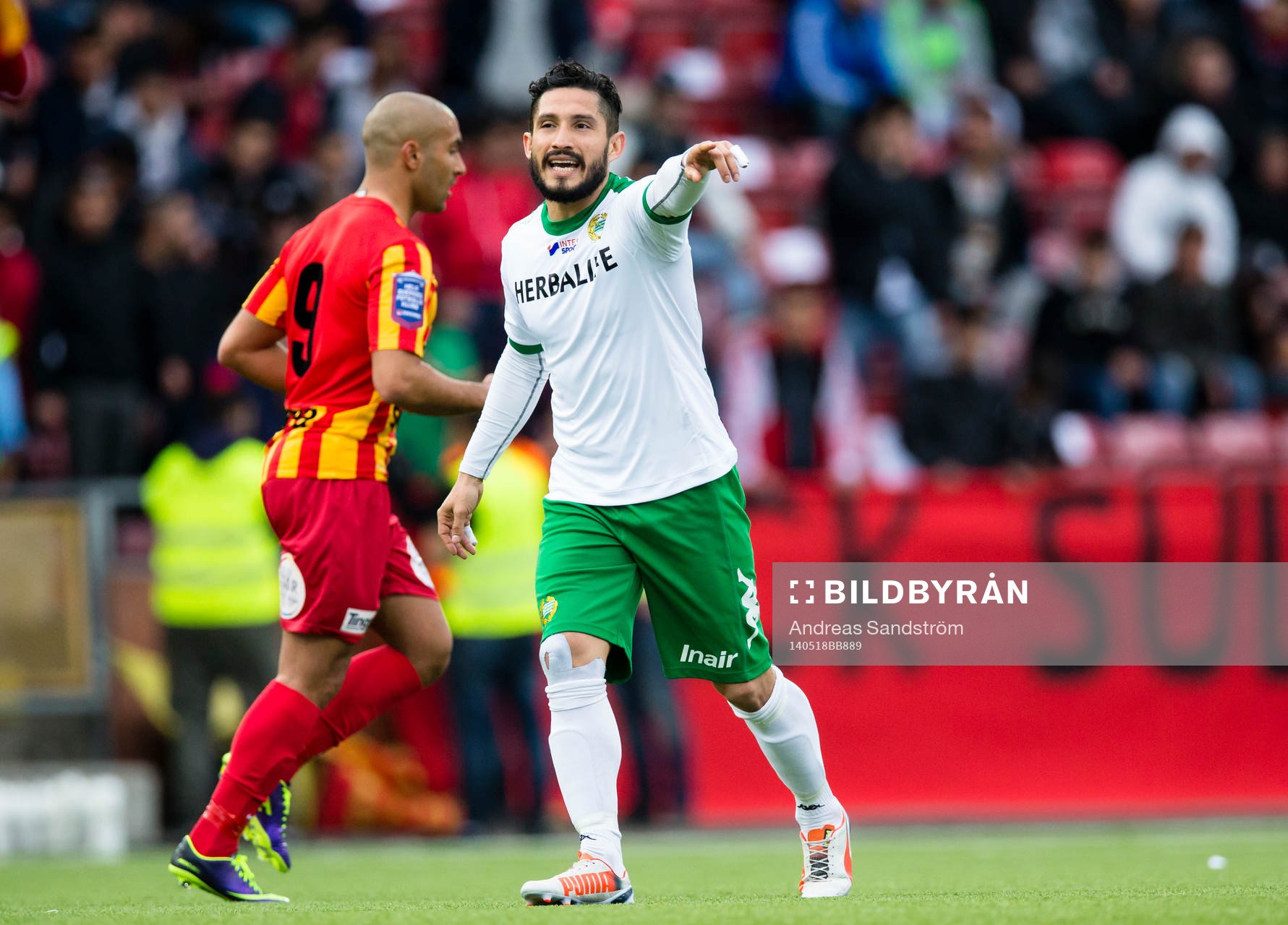 Hammarbys Pablo Piñones-Arce under fotbollsmatchen i Superettan mellan Syrianska och Hammarby den 18 Maj 2014 i Södertälje. 