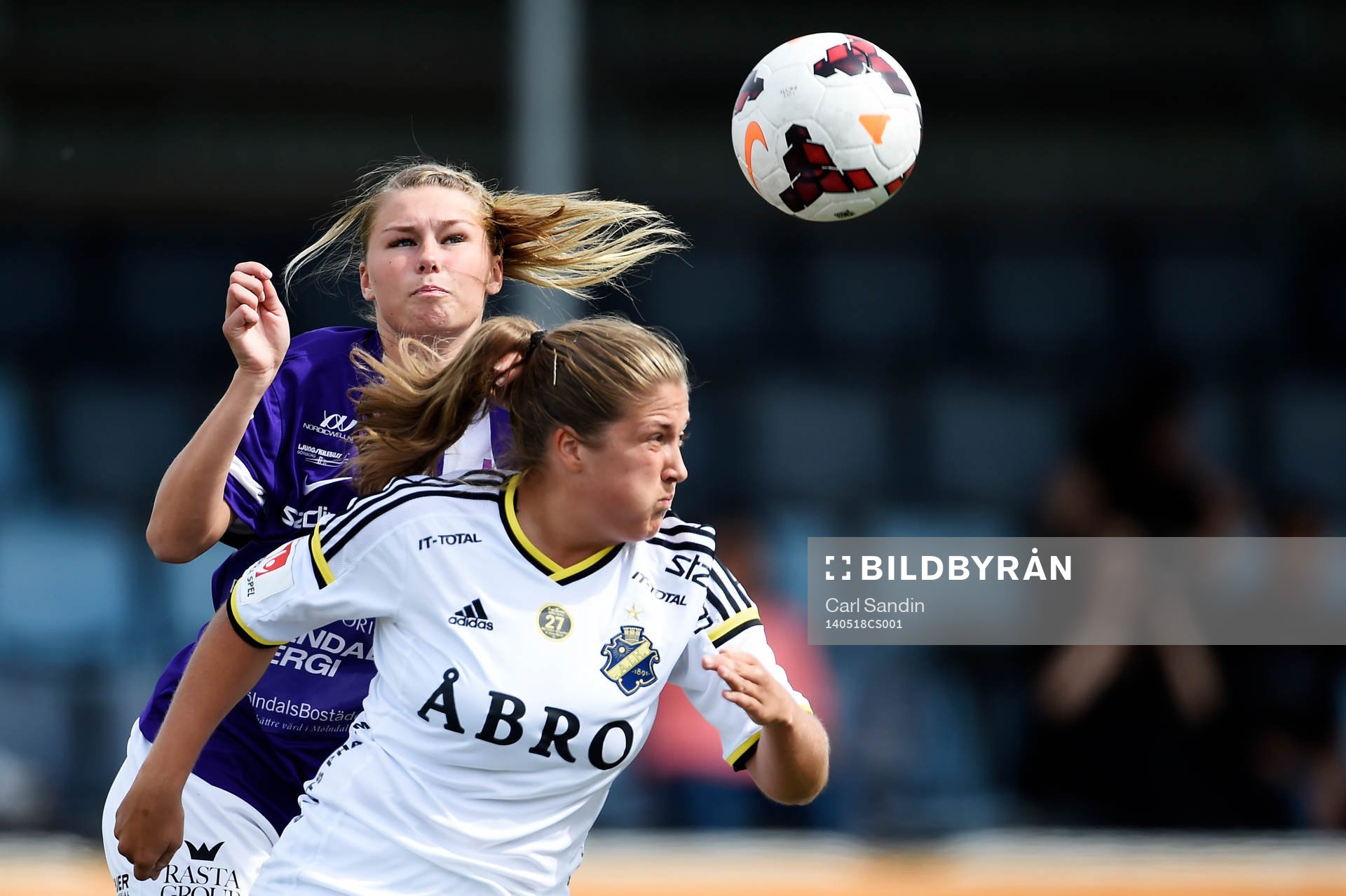 AIKs Filippa Angeldal och Jitex Amanda Östervall