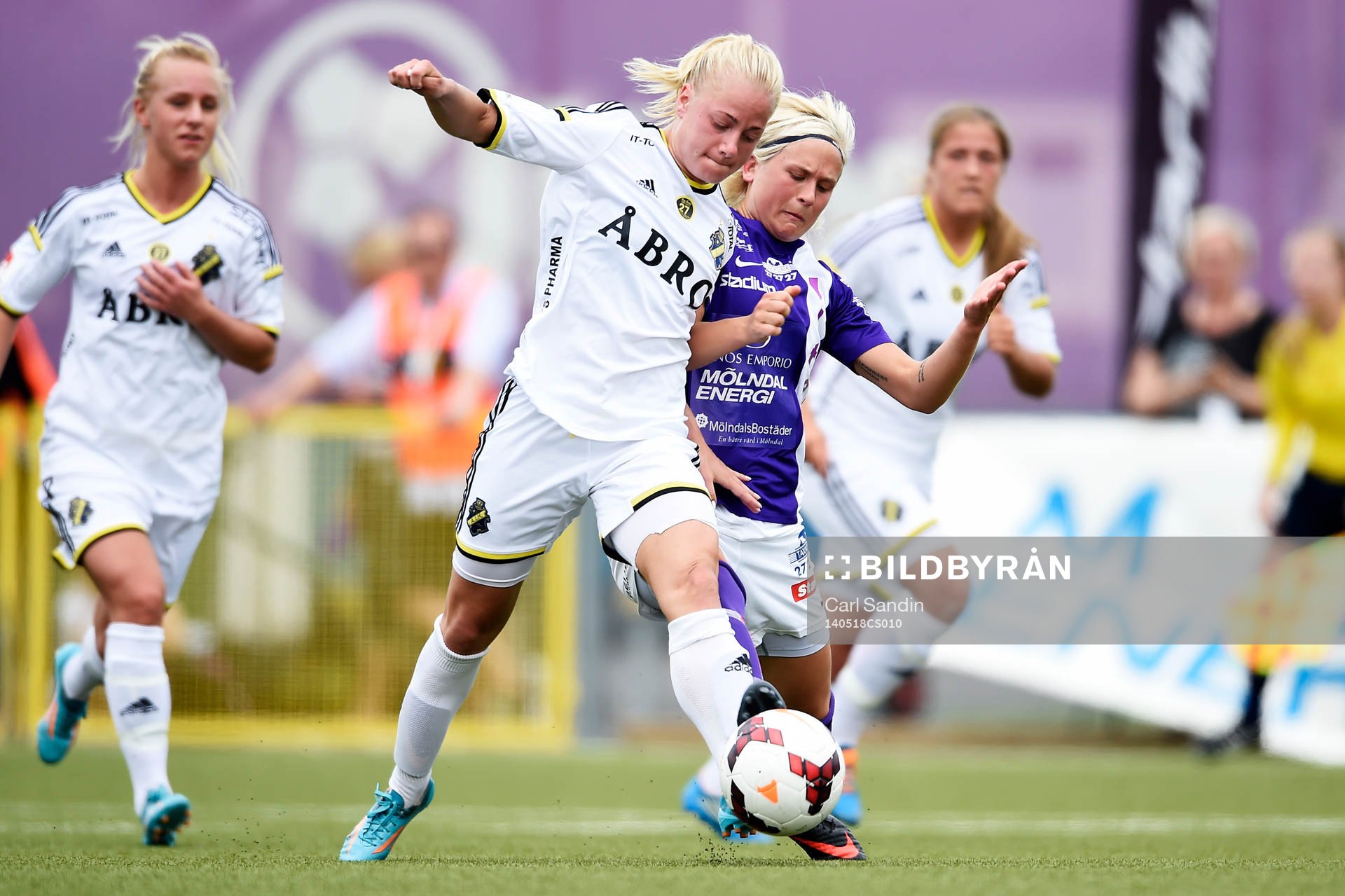 AIKs Sara Storck och Jitex Filippa Curmark