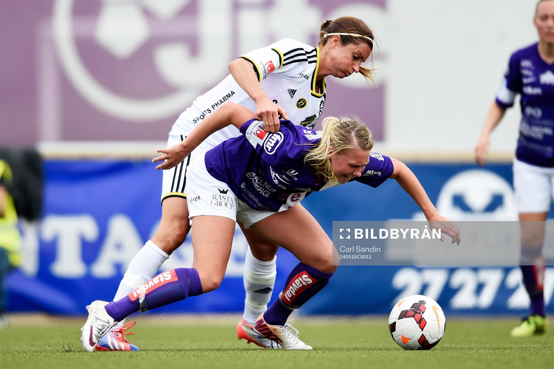 AIKs Madeleine Tegström och Jitex Amanda Östervall