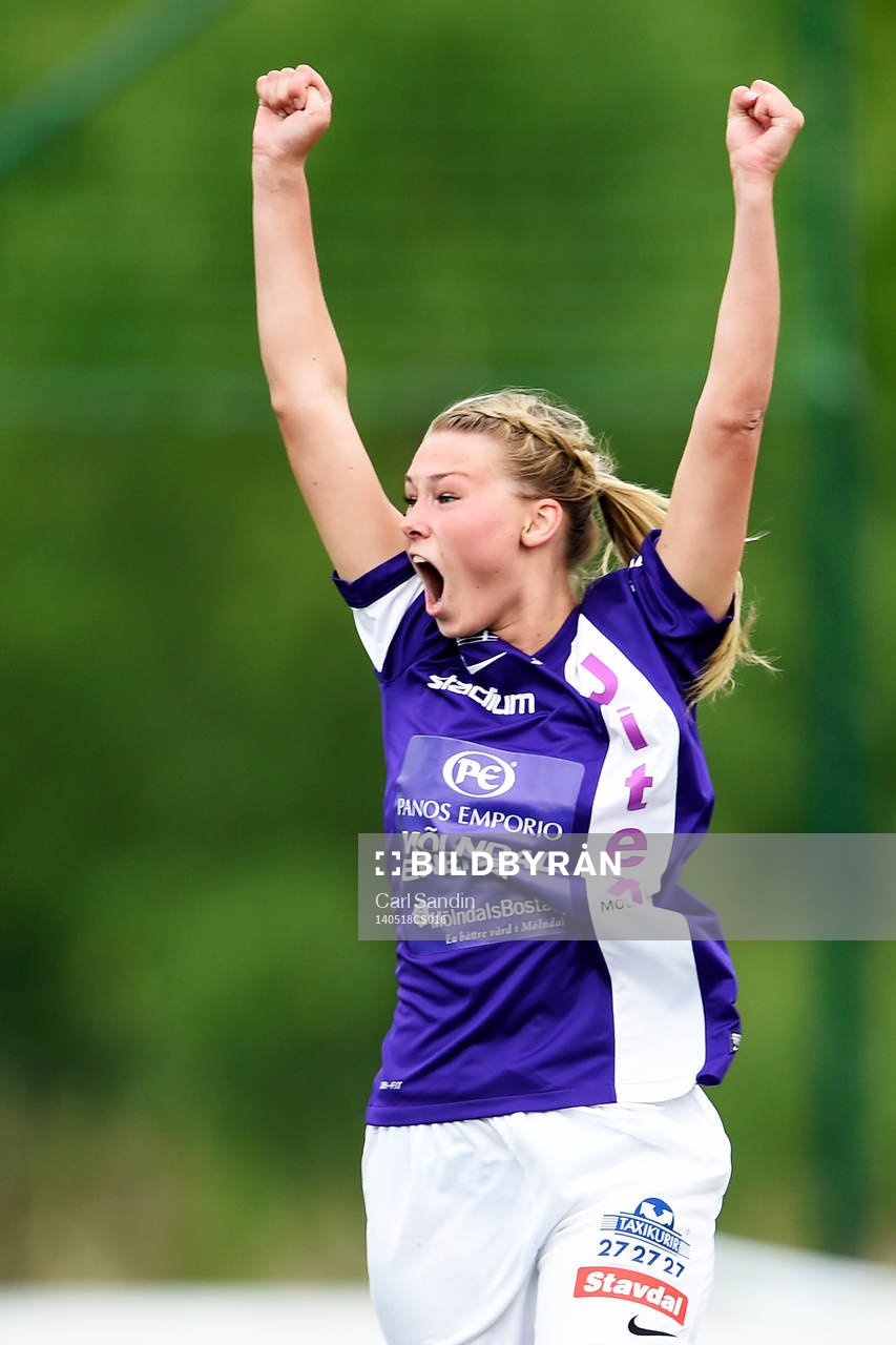 Jitex Amanda Östervall jublar