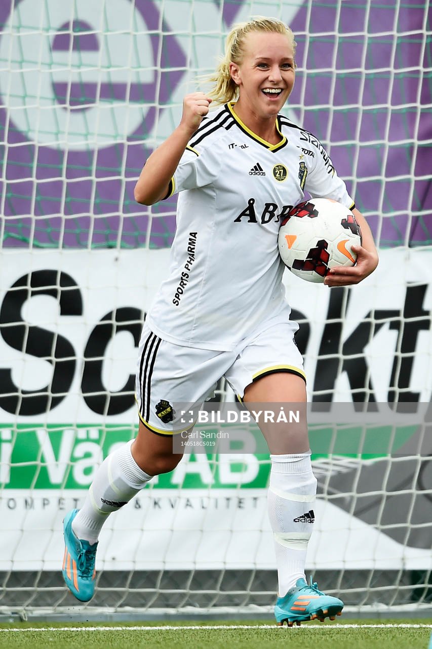 AIKs Sarah Fredriksson jublar