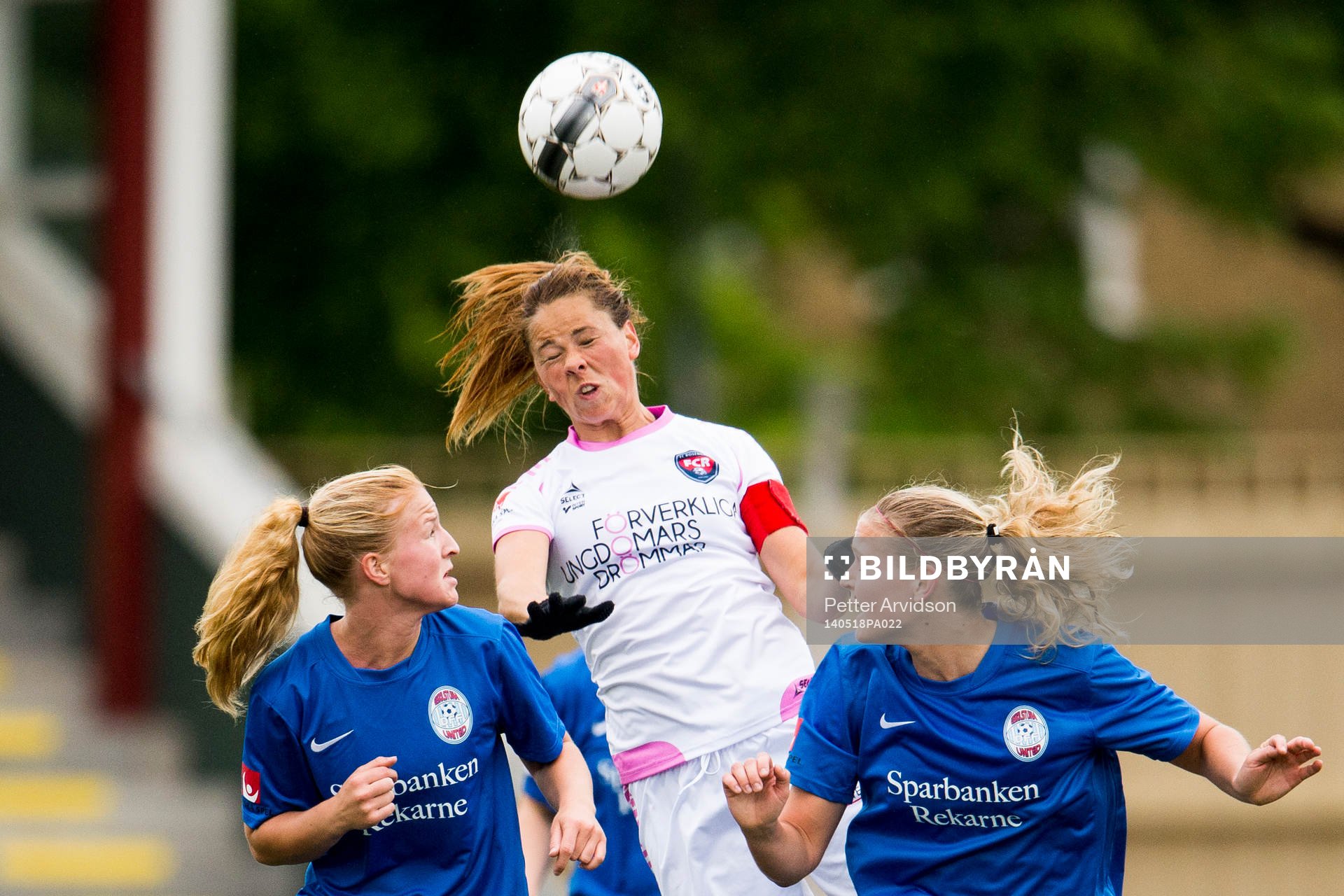 Rosengårds Sara Björk Gunnarsdottir nickar bollen