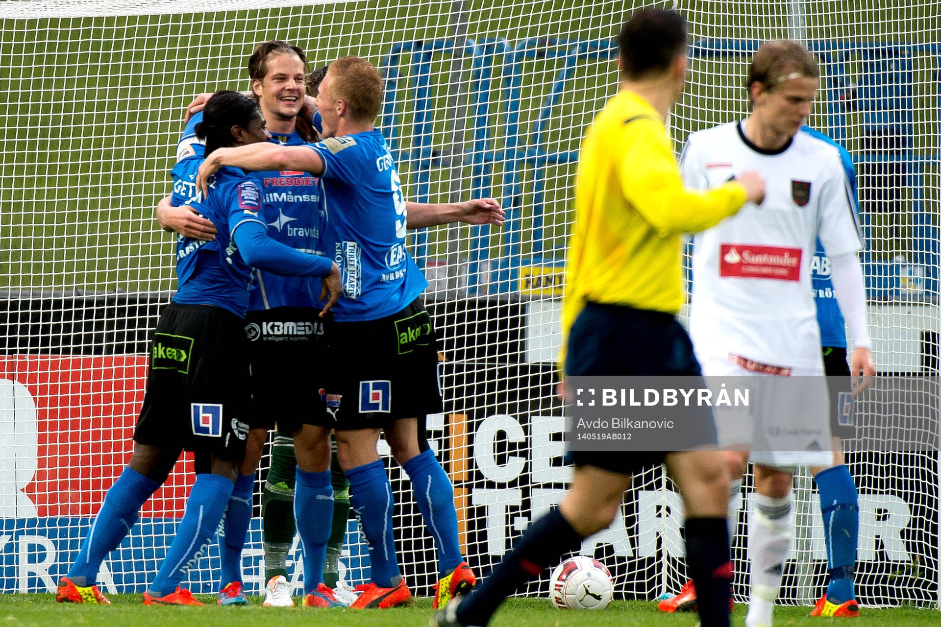 Halmstads Fredrik Liverstam och Joseph Baffo jublar medan