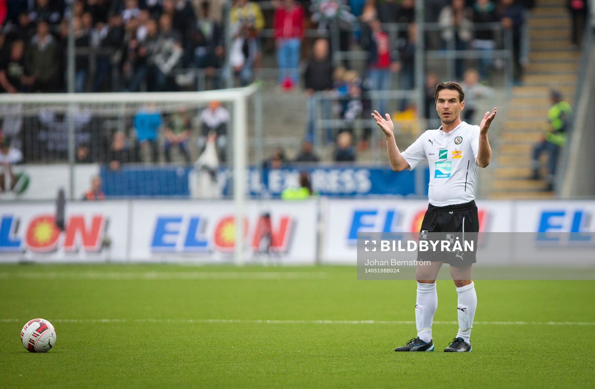 Örebros Nordin Gerzic deppar