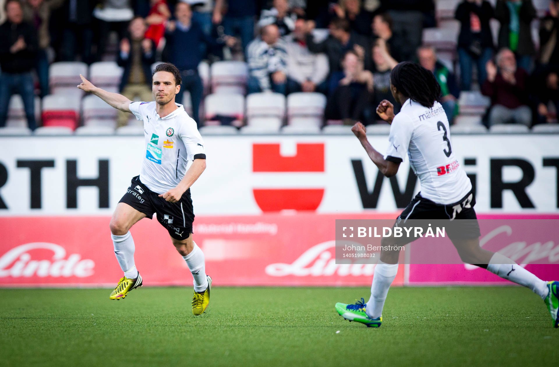 Örebros Nordin Gerzic jublar