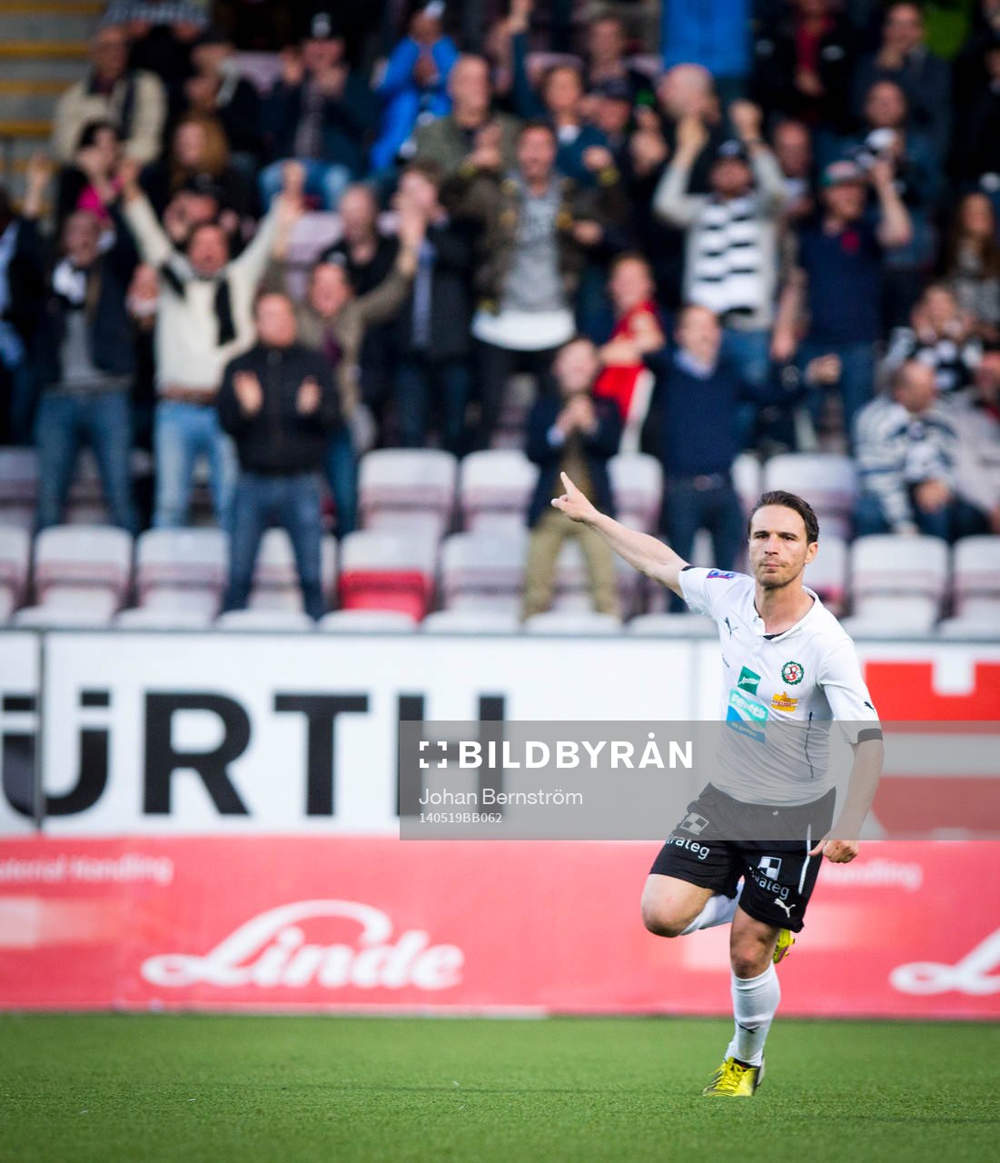 Örebros Nordin Gerzic jublar