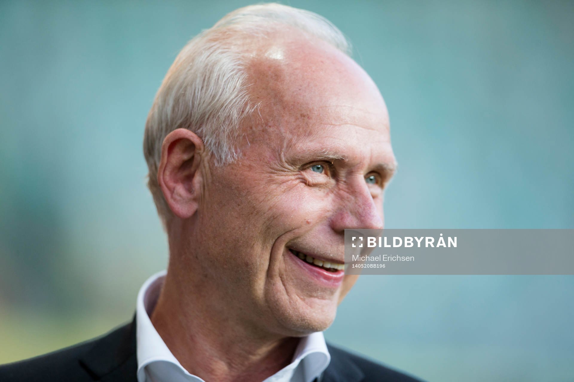 Häckens klubbdirektör Dennis Andersson glad