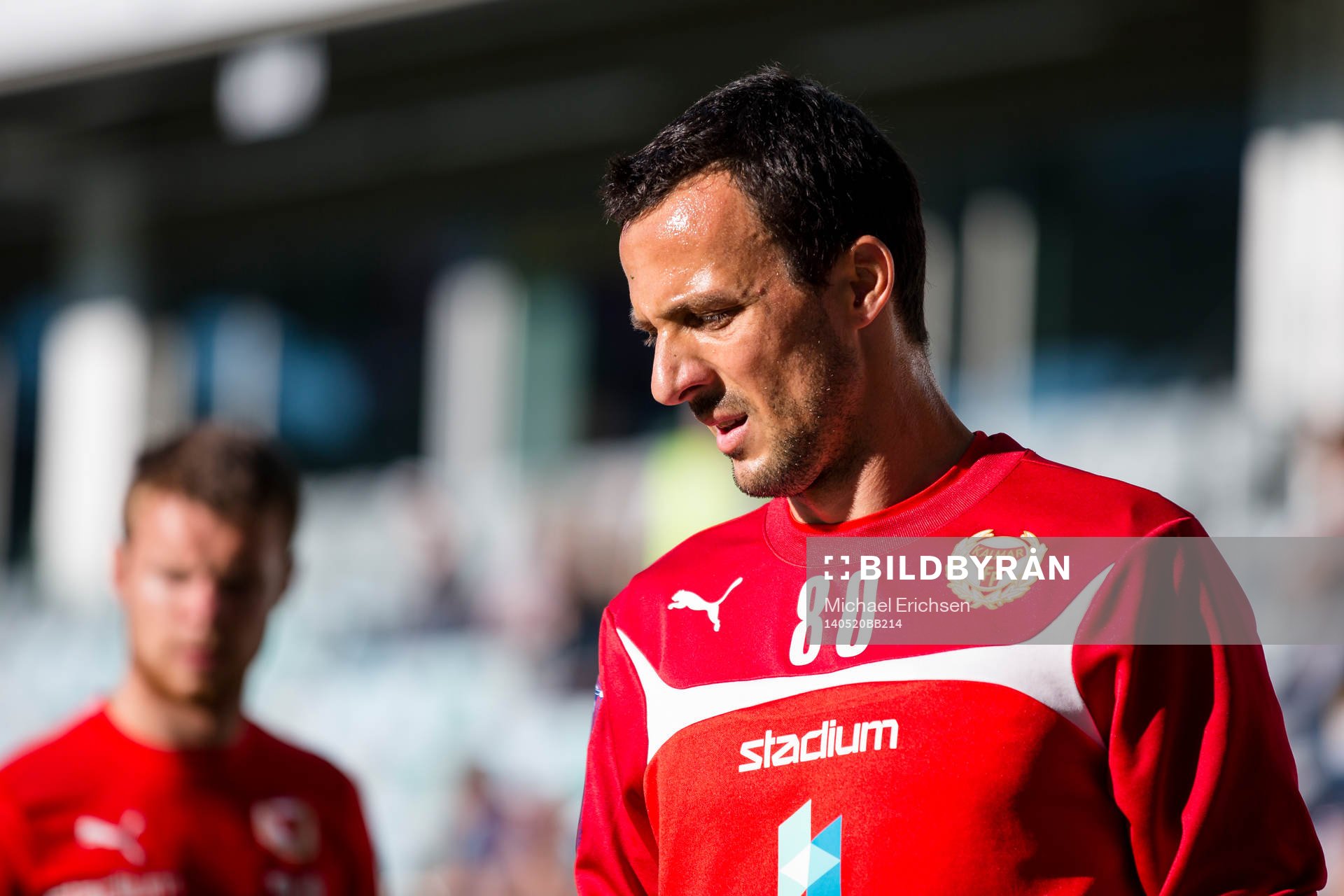 Kalmars Nenad Djordjevic värmer upp innan fotbollsmatchen
