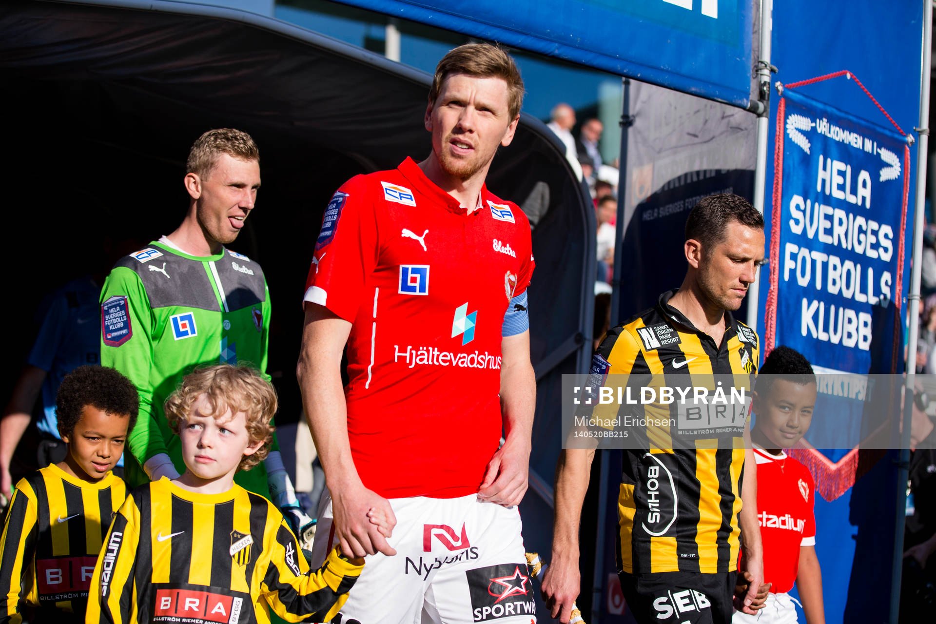 Kalmars lagkapten David Elm och Häckens lagkapten Martin