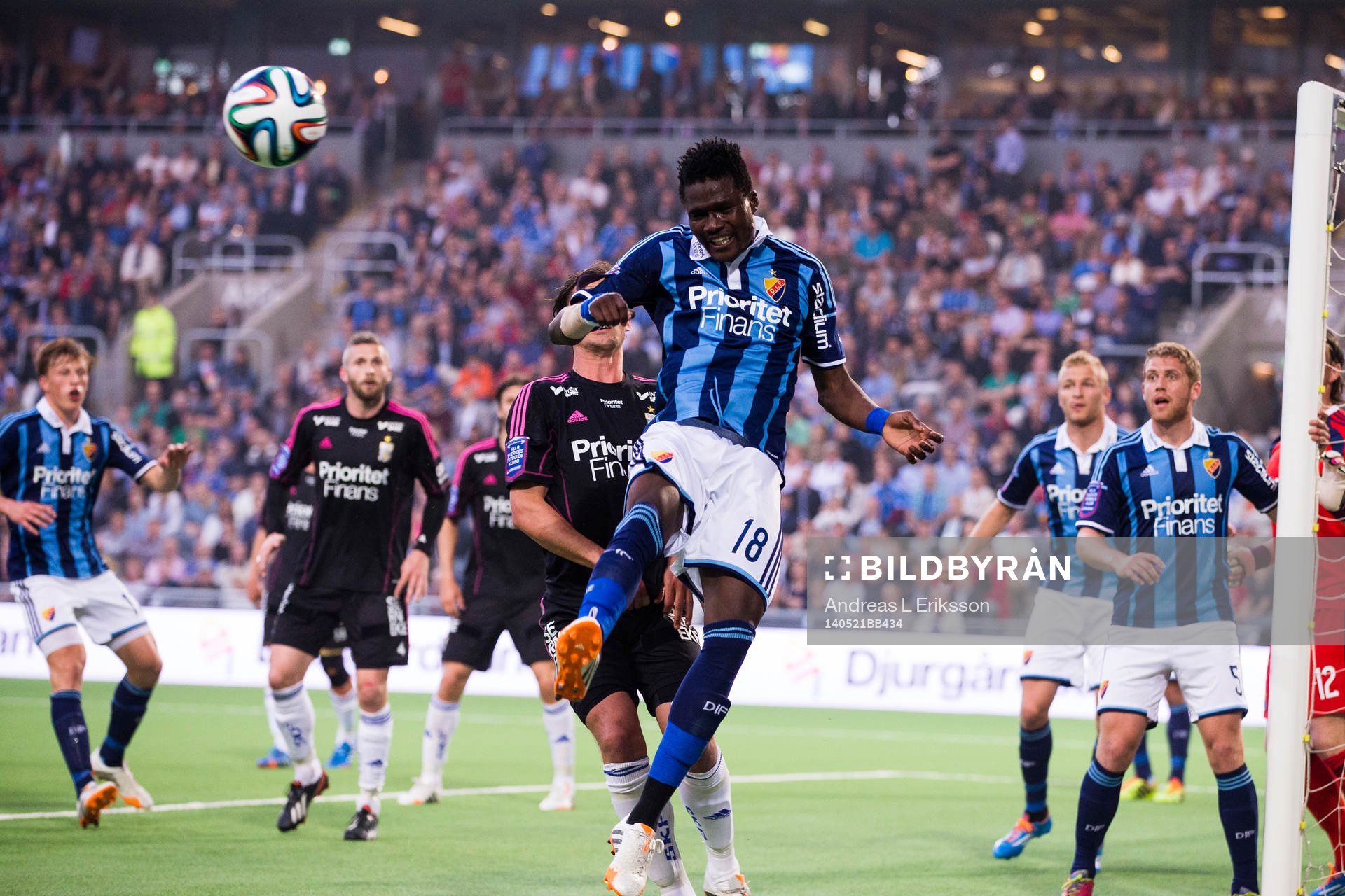 Djurgårdens Daniel Amartey nickar undan en hörna