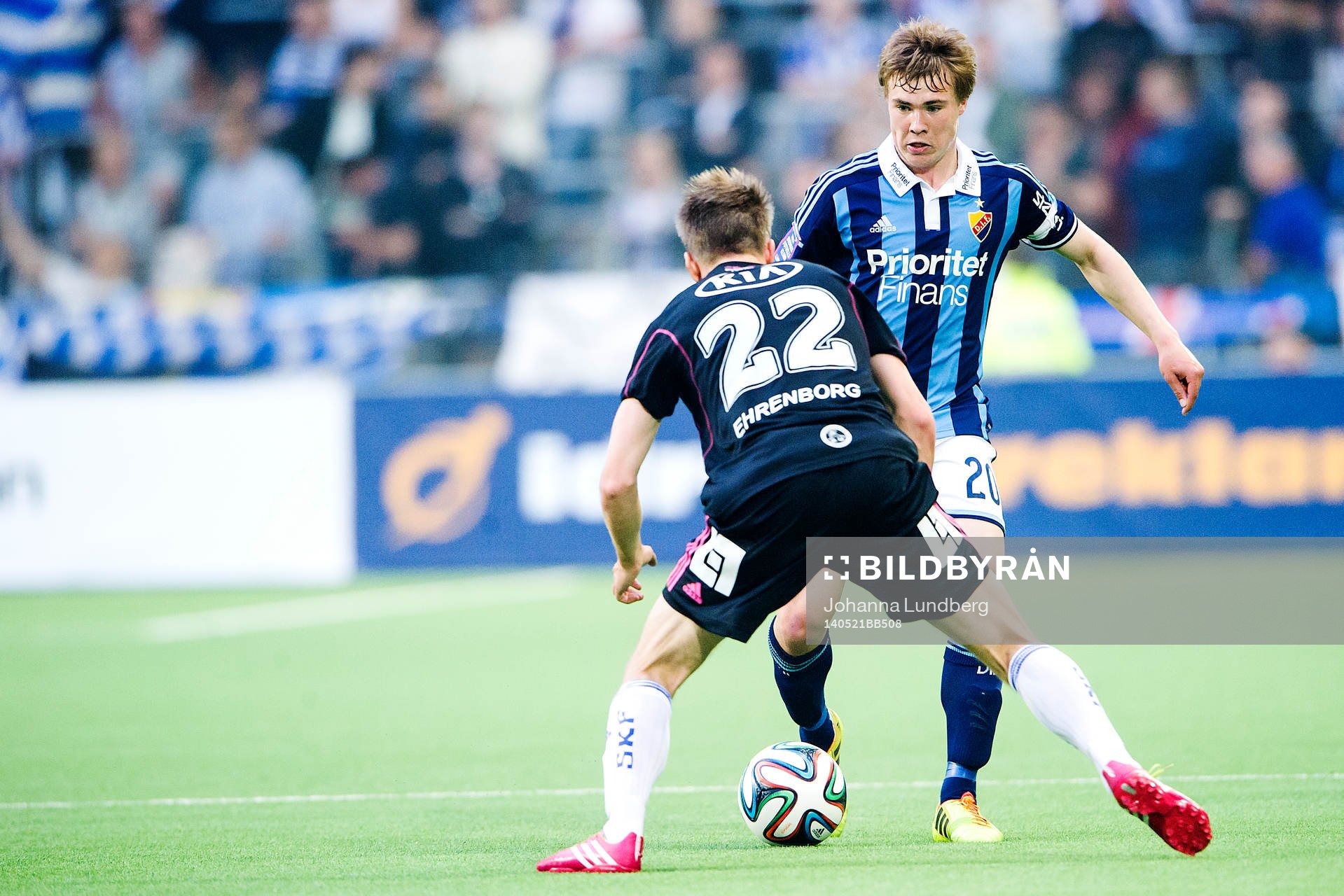 Djurgårdens Simon Tibbling utmanar IFK Göteborgs Adam