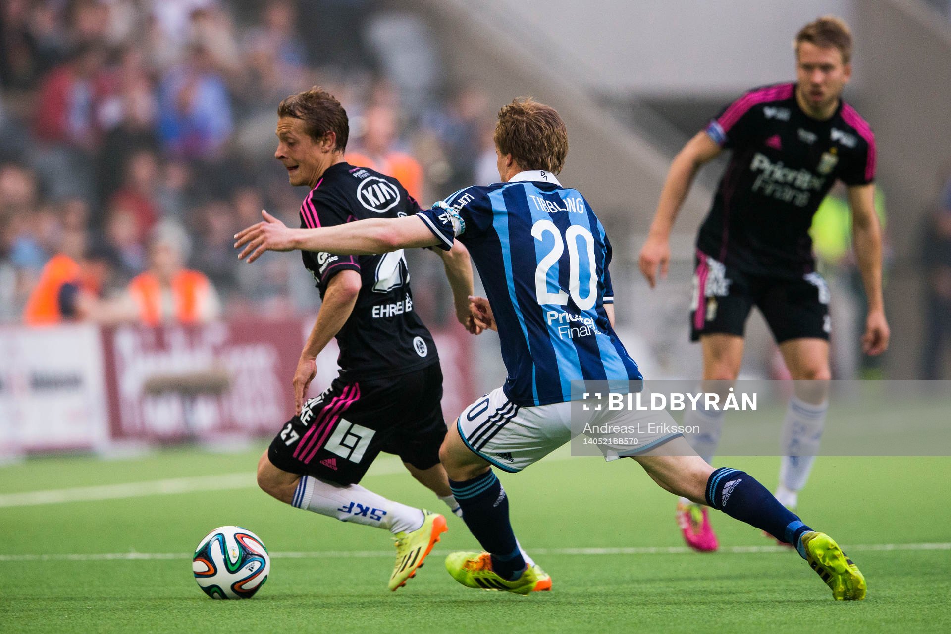 IFK Göteborgs Joel Allansson jagas av Djurgårdens Simon