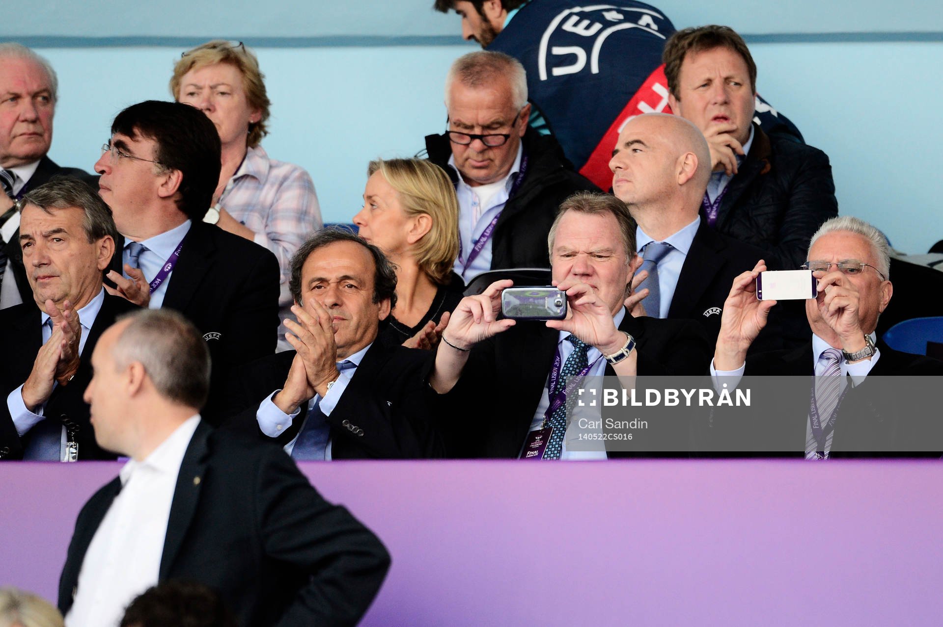 Michel Platini, President UEFA och Karl-Erik Nilsson, Ordförande Svenska Fotbollsförbundet under finalen i damernas Champions League mellan Tyresö och Wolfsburg den 22 maj 2014 i Lissabon, Portugal.