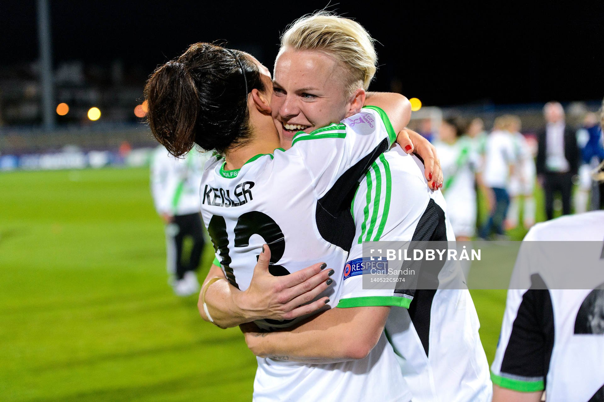 Wolfsburgs Nilla Fischer kramar om Nadine Kessler