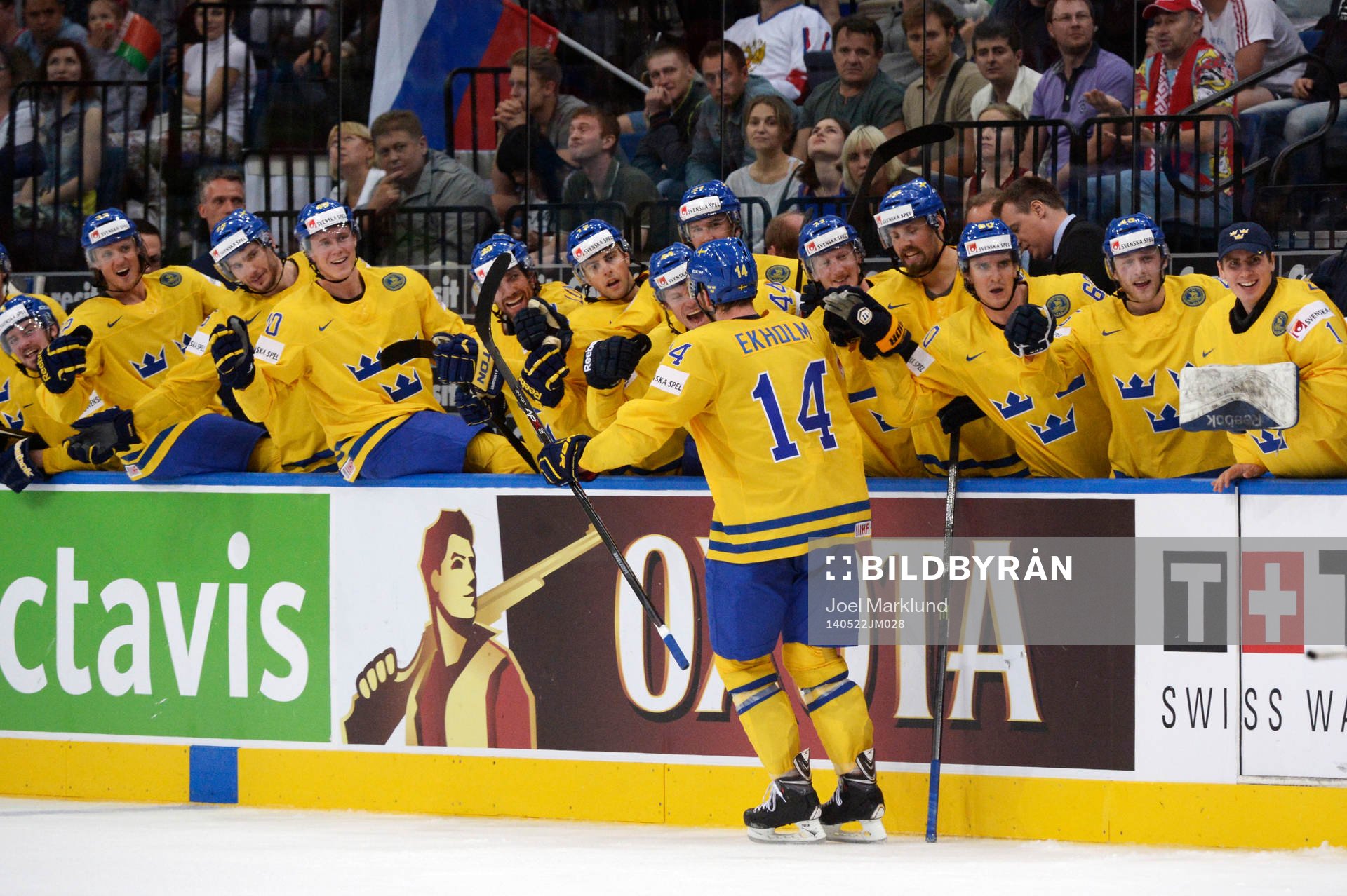 Sveriges Mattias Ekholm jublar