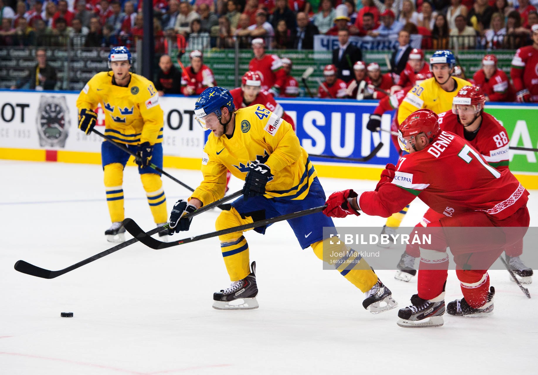 Sveriges Oscar Möller utmanar Vitrysslands Vladimir Denisov