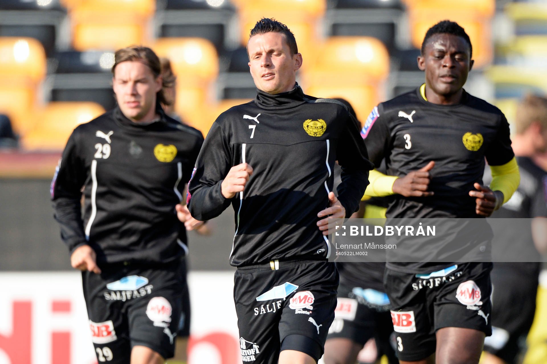 Mjällbys Gbenga Arokoyo och Kristian Haynes